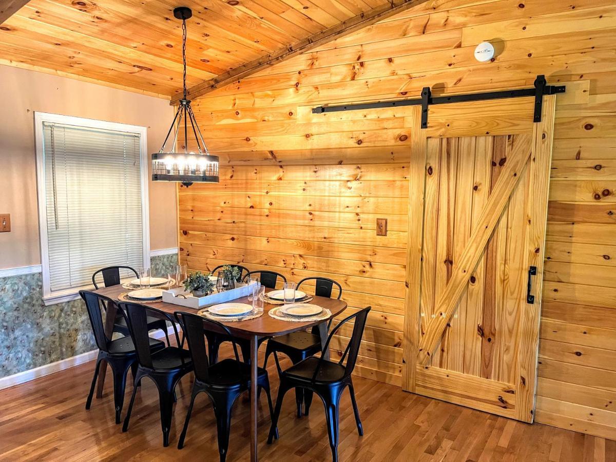 פיג'ן פורג' Ole Smoky Bnb - Game Room, Hot Tub, Mtn Views! מראה חיצוני תמונה
