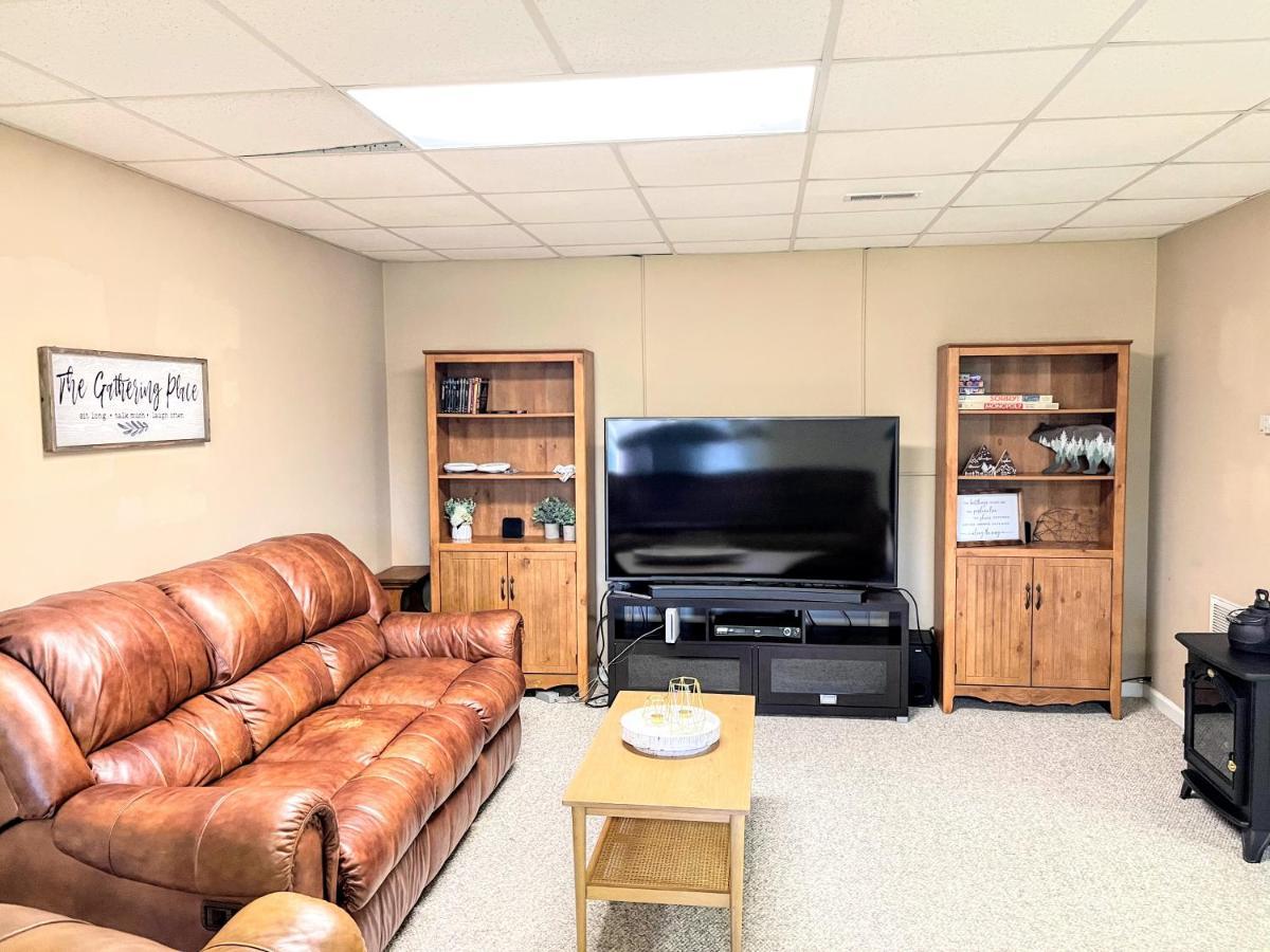 פיג'ן פורג' Ole Smoky Bnb - Game Room, Hot Tub, Mtn Views! מראה חיצוני תמונה