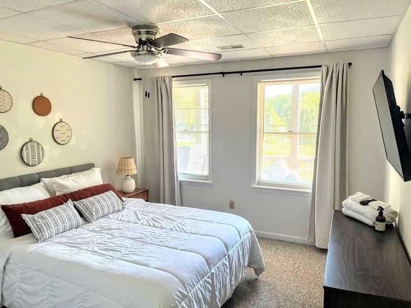 פיג'ן פורג' Ole Smoky Bnb - Game Room, Hot Tub, Mtn Views! מראה חיצוני תמונה