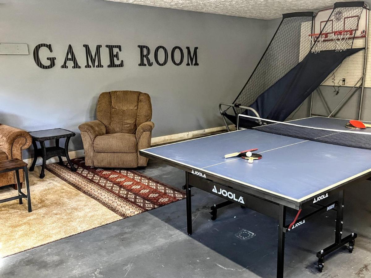 פיג'ן פורג' Ole Smoky Bnb - Game Room, Hot Tub, Mtn Views! מראה חיצוני תמונה