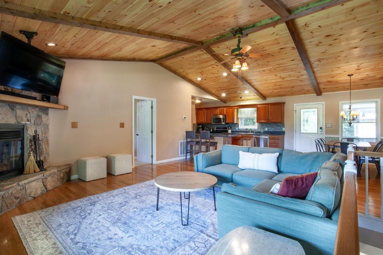 פיג'ן פורג' Ole Smoky Bnb - Game Room, Hot Tub, Mtn Views! מראה חיצוני תמונה