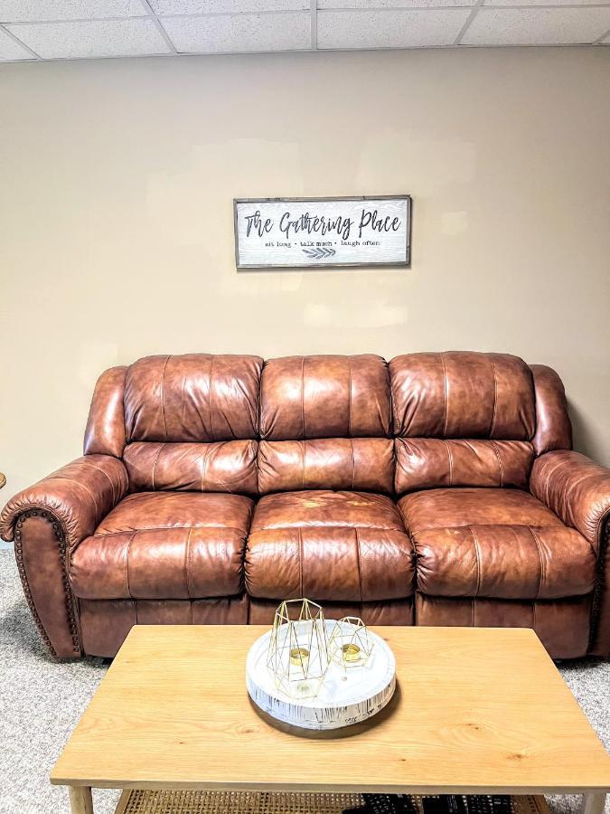 פיג'ן פורג' Ole Smoky Bnb - Game Room, Hot Tub, Mtn Views! מראה חיצוני תמונה
