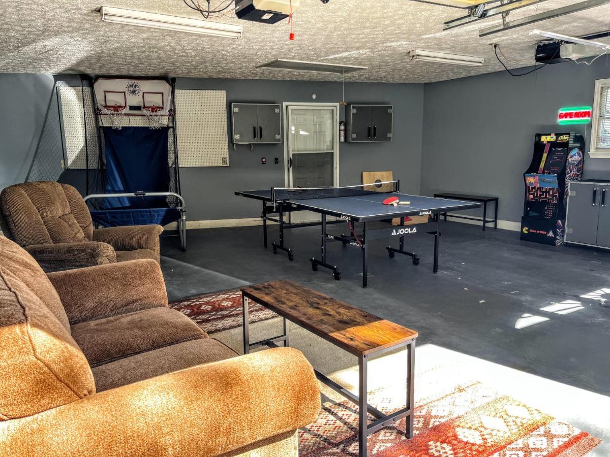 פיג'ן פורג' Ole Smoky Bnb - Game Room, Hot Tub, Mtn Views! מראה חיצוני תמונה