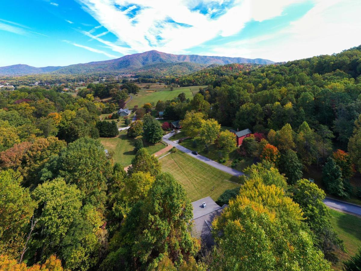 פיג'ן פורג' Ole Smoky Bnb - Game Room, Hot Tub, Mtn Views! מראה חיצוני תמונה