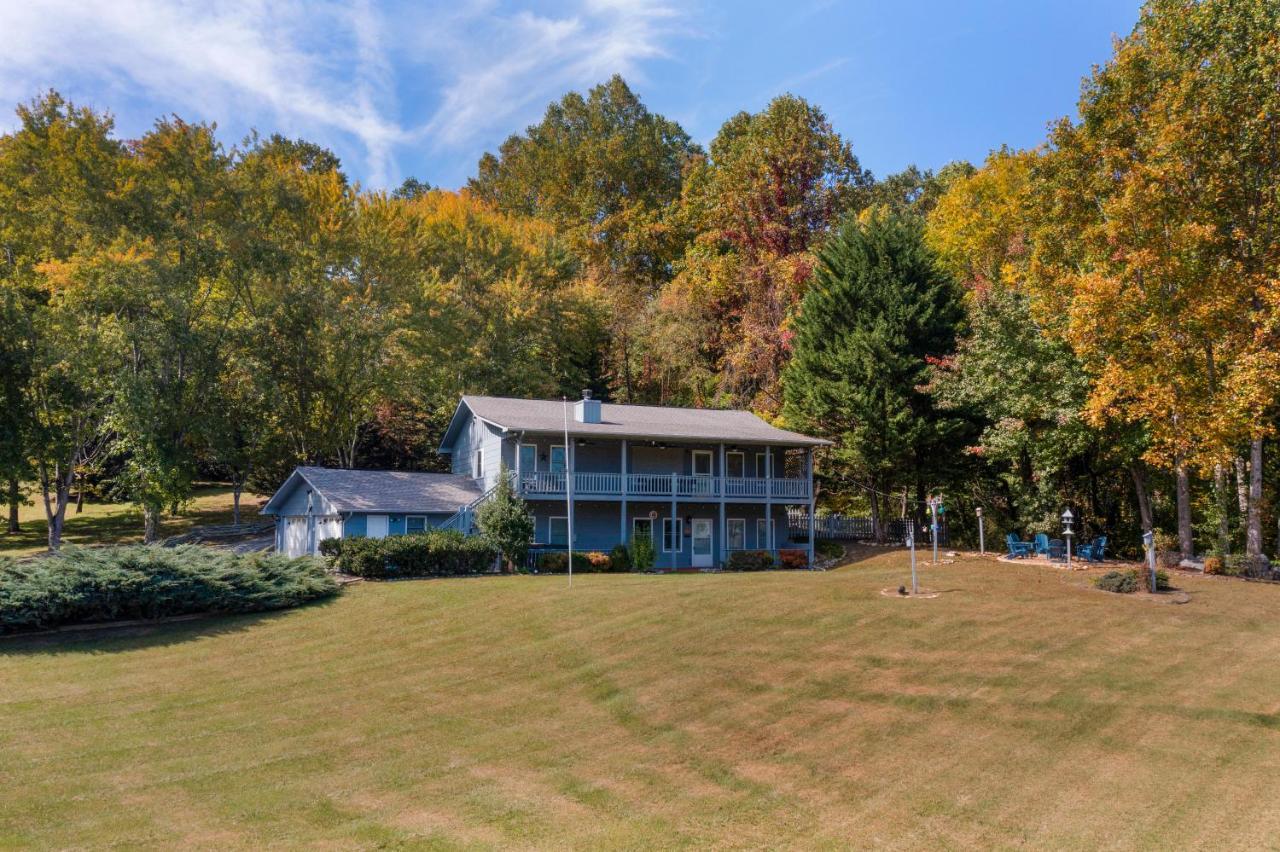 פיג'ן פורג' Ole Smoky Bnb - Game Room, Hot Tub, Mtn Views! מראה חיצוני תמונה