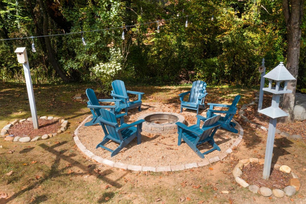 פיג'ן פורג' Ole Smoky Bnb - Game Room, Hot Tub, Mtn Views! מראה חיצוני תמונה